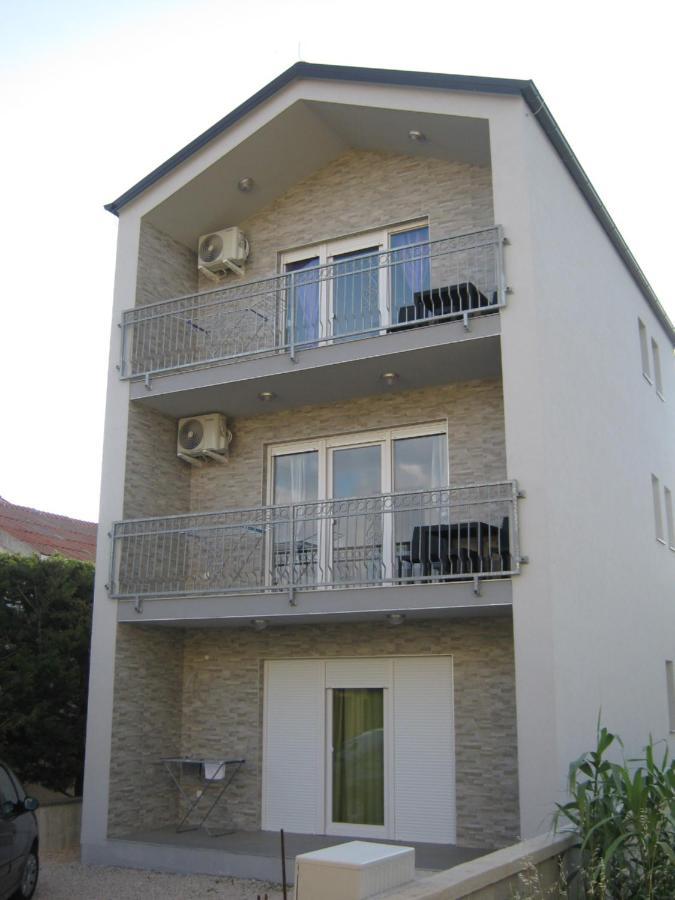 Apartmani Rebecca Vir Luaran gambar