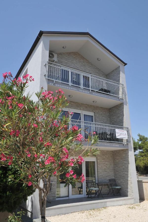 Apartmani Rebecca Vir Luaran gambar