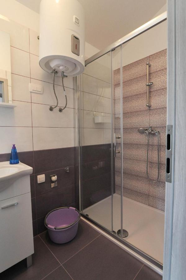 Apartmani Rebecca Vir Luaran gambar