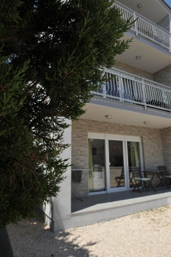 Apartmani Rebecca Vir Luaran gambar