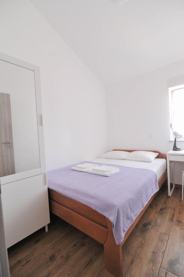 Apartmani Rebecca Vir Luaran gambar